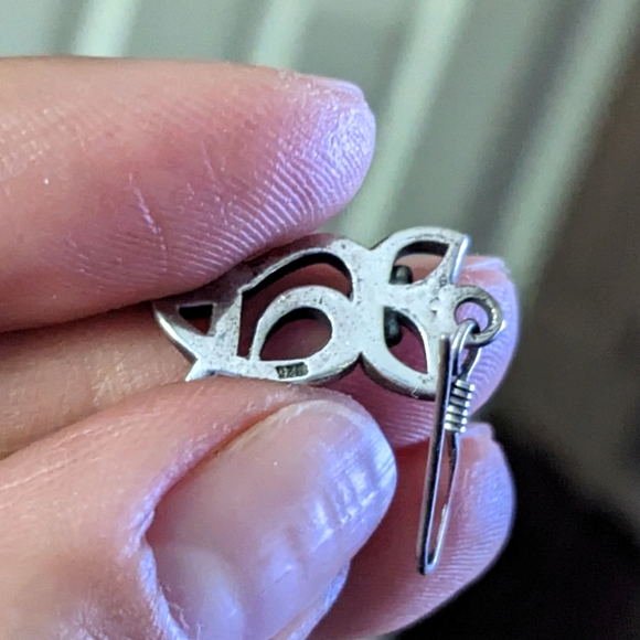 Sterling silver owl earrings - Picture 4 of 4